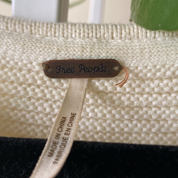 Free People La Brea V Neck Sweater - Picture 5 of 6